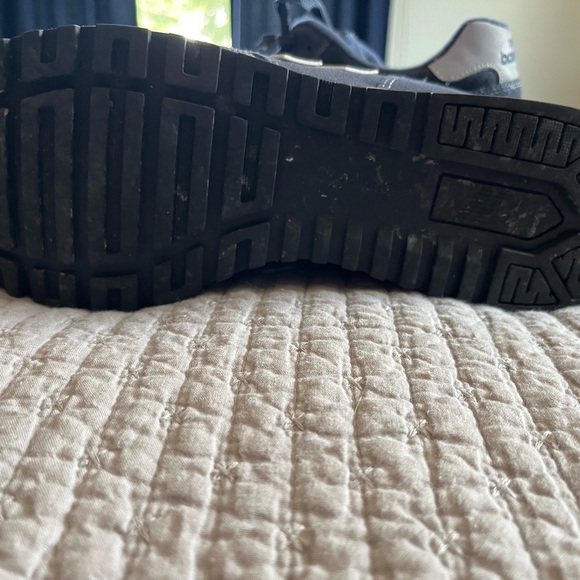 New balance 565 men’s navy and silver almost like new. Size 9.5 - Picture 3 of 4